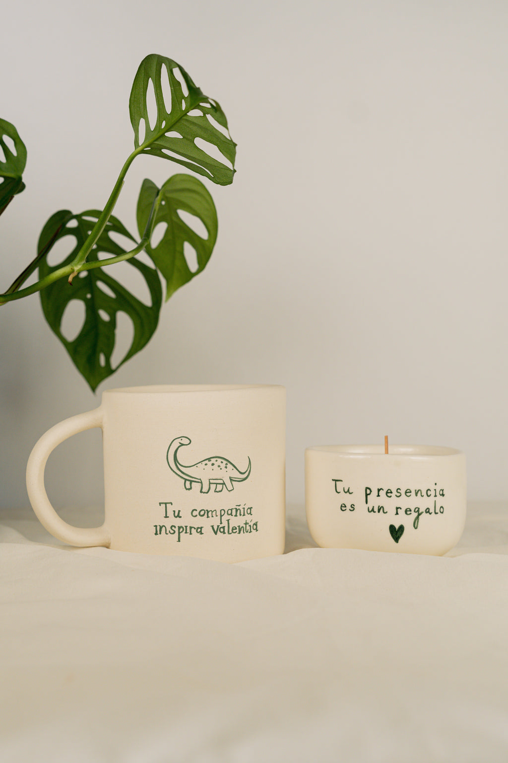 Set Introspección: Pocillo en Cerámica 12 Oz + Vela de 130 gr