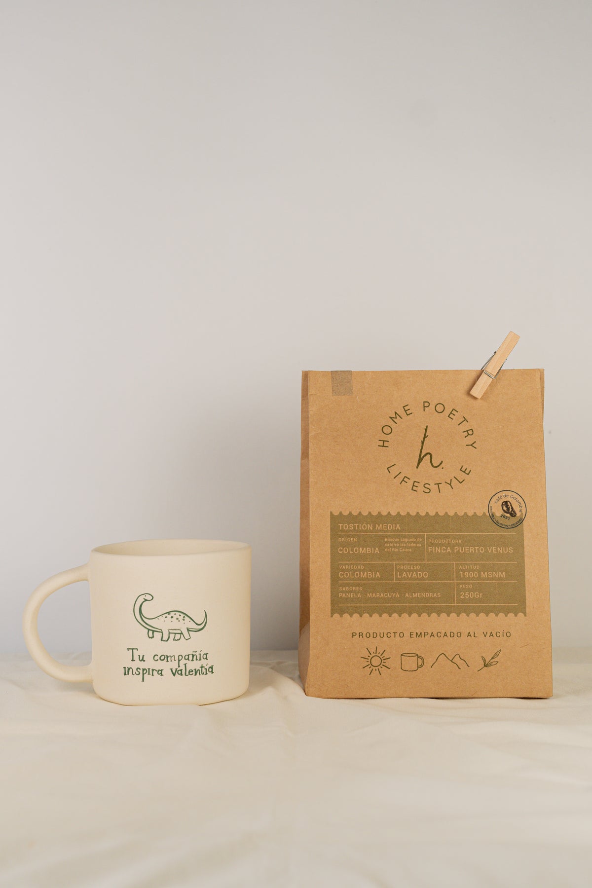 Set Compañía: Pocillo en Cerámica 12 Oz + Café 250 gr