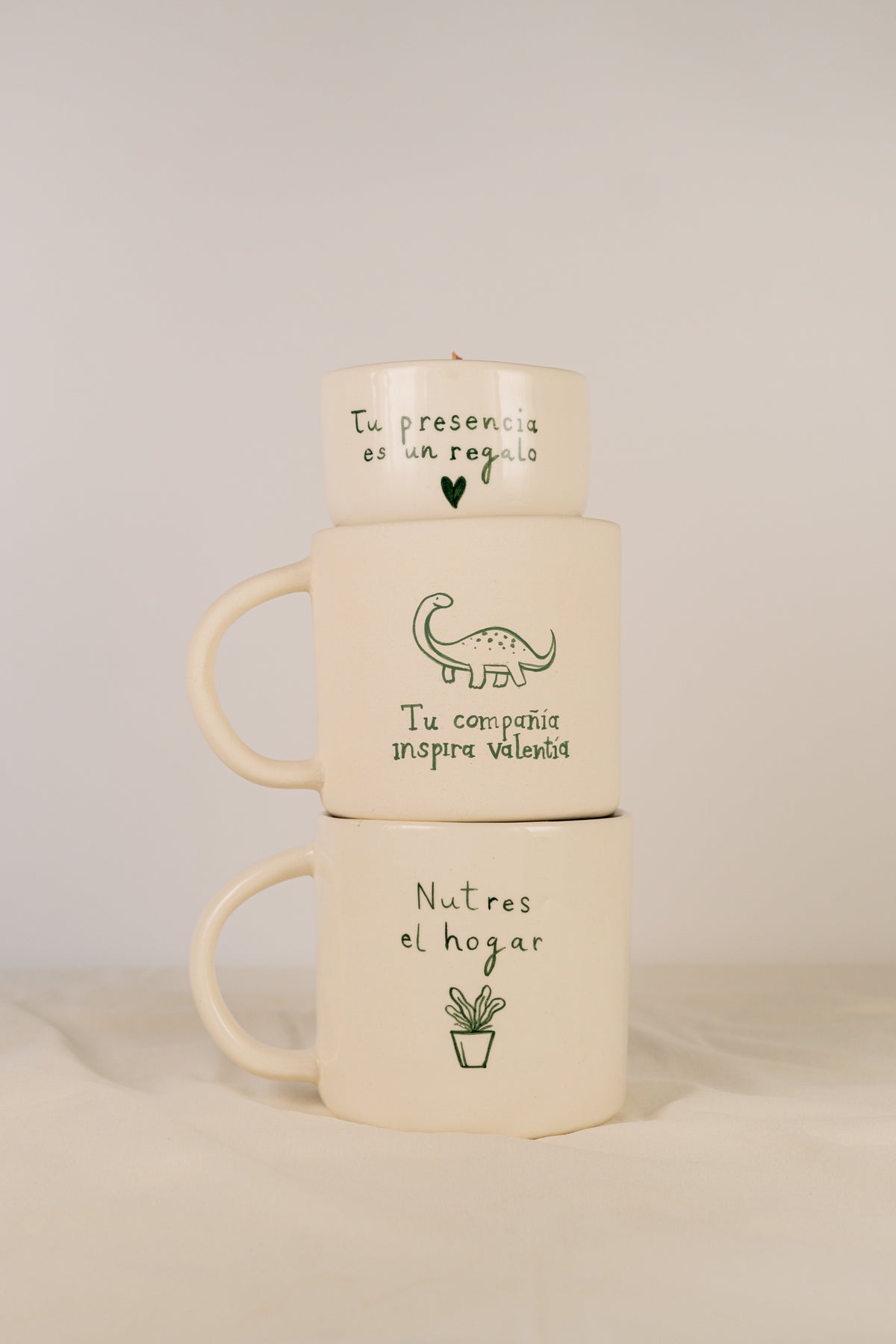 Set Introspección: Pocillo en Cerámica 12 Oz + Vela de 130 gr