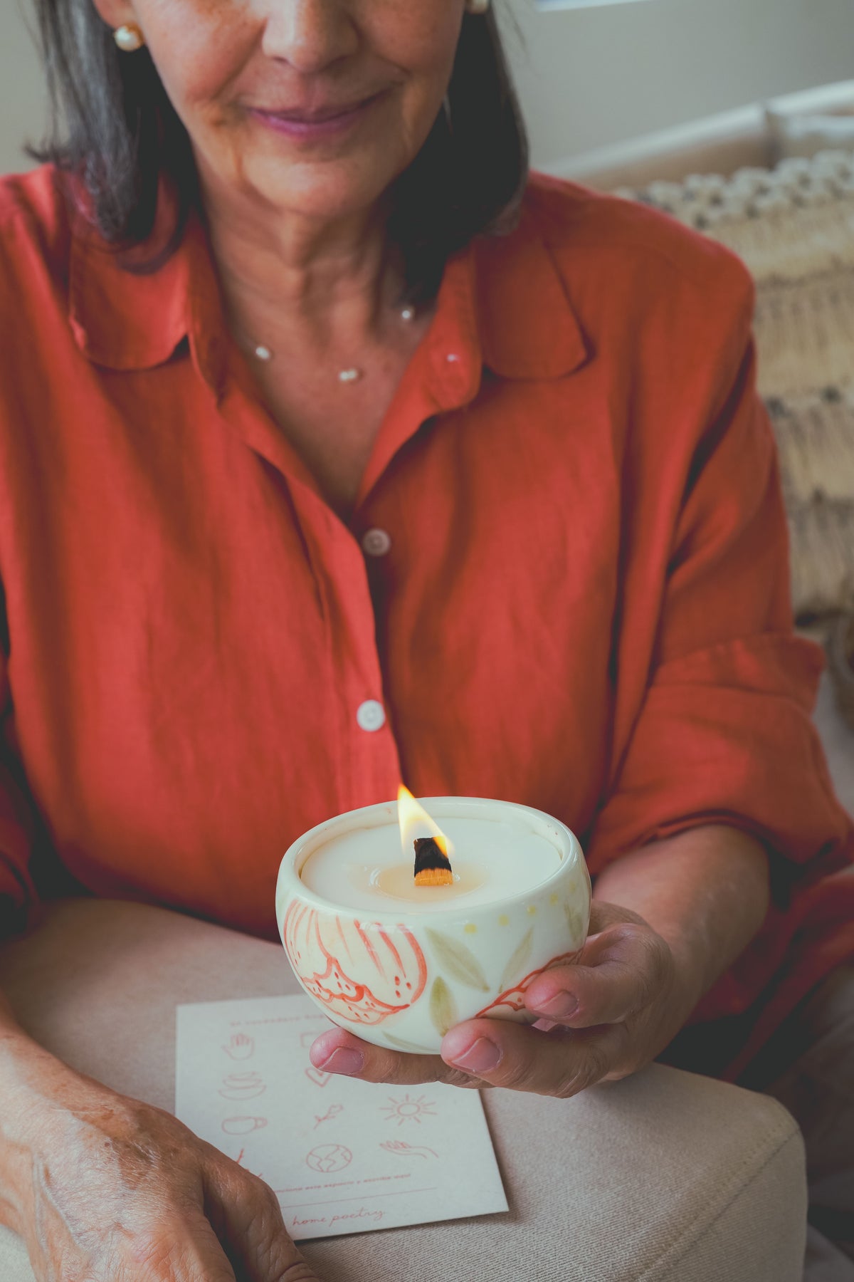 Set de Regalo Intención: Vela Aromática en Cerámica + Apaga Velas Ritual
