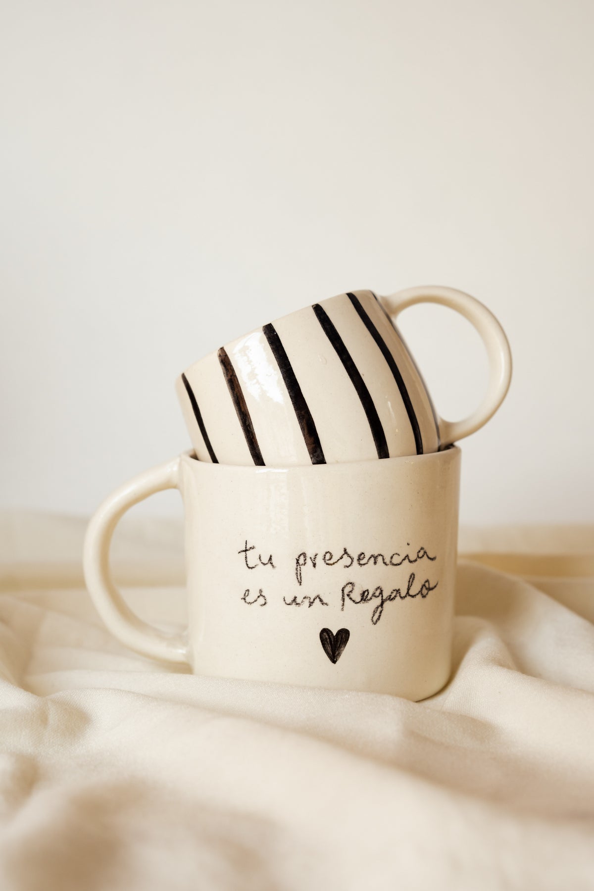 Set Pocillo Tu Presencia Es Un Regalo + Pocillo Minimal 6 Oz
