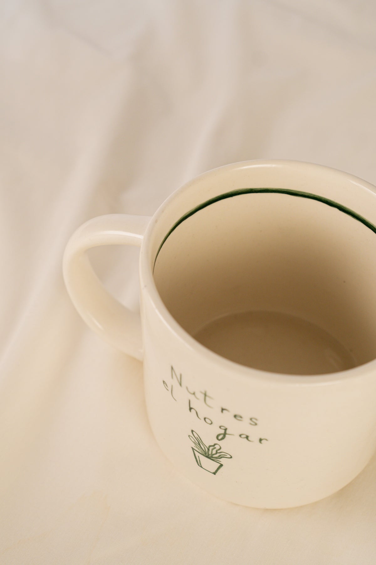 Set Introspección: Pocillo en Cerámica 12 Oz + Vela de 130 gr