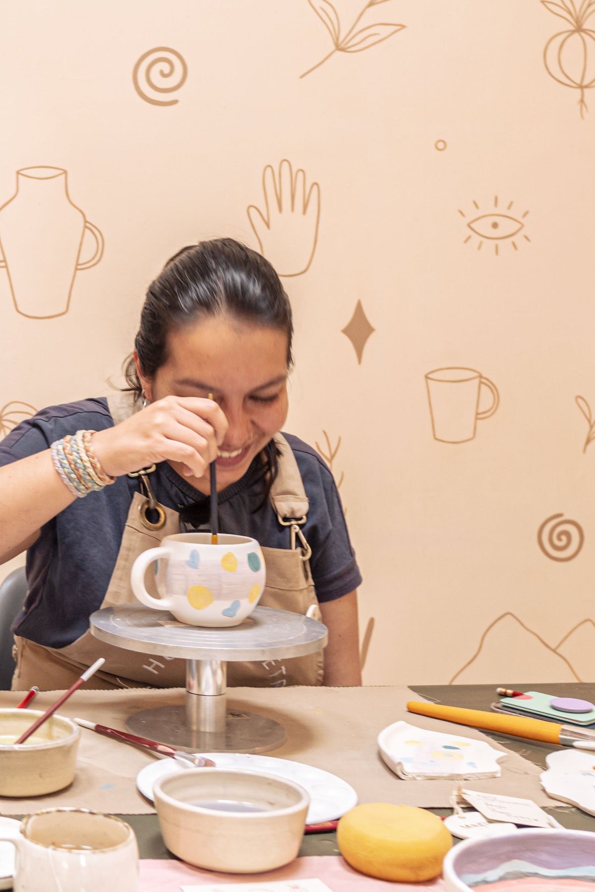Pinceladas de Amor — Experiencia de Pintura en Cerámica | Envigado