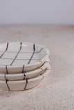 Plato Base con Pestaña Rayones Cuadros 12 cm